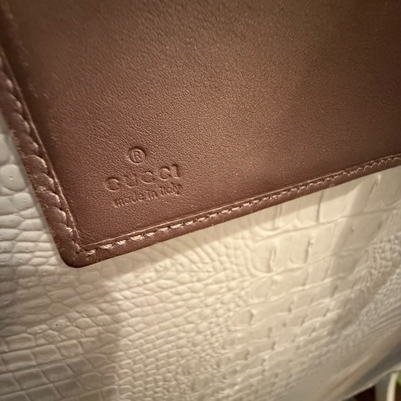 Gucci Tan and Brown Monogram Wallet - Picture 10 of 14